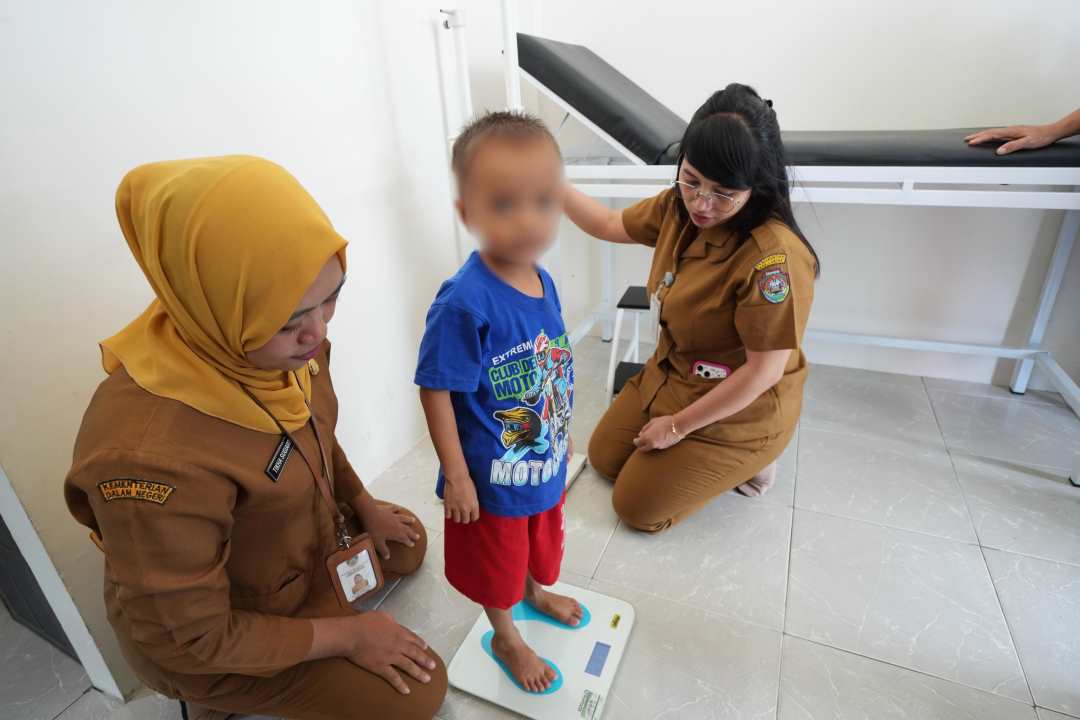 Kisah Jason dan Meko: Bukti Keberhasilan Pusat Pemulihan Gizi Landak Tingkatkan Berat Badan Balita