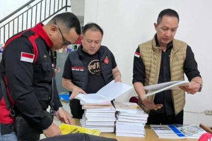 Dugaan Korupsi Tambang Bauksit, Penyidik Kejati Kalbar Geledah Kantor PT DSM di Sanggau