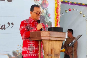 Hadir di Ledo, Sekda Yustinus Sampaikan Pesan Bupati Darwis tentang Kasih dan Persatuan di Momen Natal
