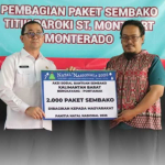 Sekda Bengkayang Salurkan Bantuan Sembako Presiden Prabowo di Monterado