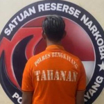 Sasar Jalur Pontianak-Bengkayang, Pasangan Penyelundup 146 Gram Sabu Diringkus Polisi di Depan Rumah Makan