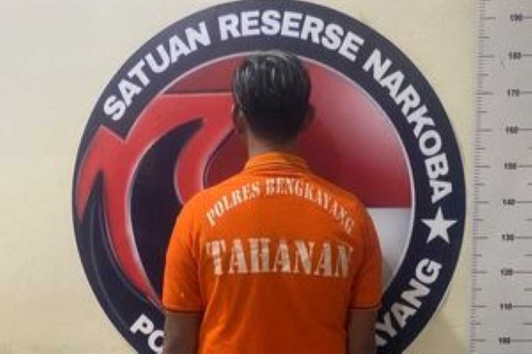 Sasar Jalur Pontianak-Bengkayang, Pasangan Penyelundup 146 Gram Sabu Diringkus Polisi di Depan Rumah Makan