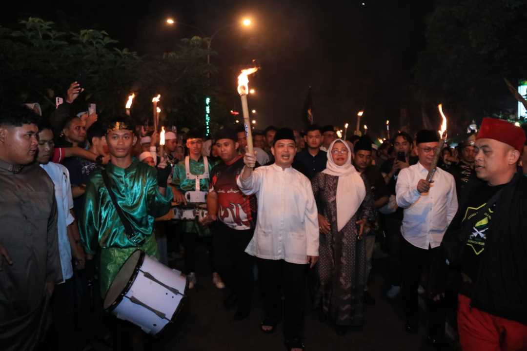 Sambut Ramadhan 1447 H, Ribuan Masyarakat Pontianak Larut dalam Pawai Obor Bersama Gubernur Kalbar