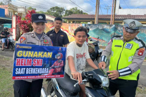 Razia Gabungan di Sanggau Ledo Sasar Pengendara Tak Helm SNI dan Kendaraan ODOL