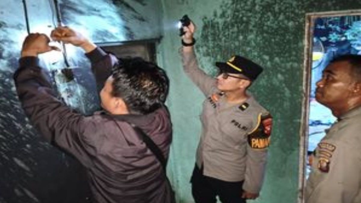 Polisi dan Warga Cepat Tanggap Padamkan Kebakaran Ruko di Bengkayang