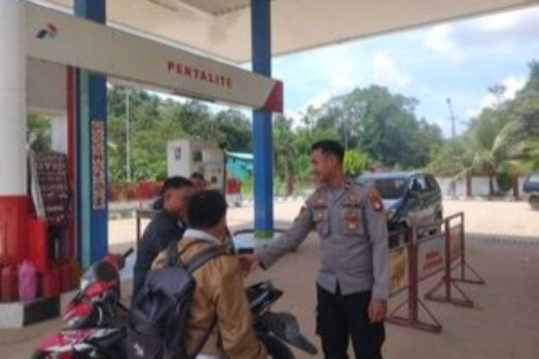 Kapolsek Jagoi Babang Tegaskan Larangan SPBU Dilarang Layani Pembelian BBM Pakai Drum